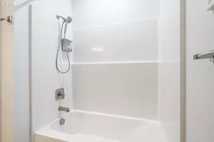 425 NW Crater Lk Dr, Dallas, OR 97338 - Photo 24