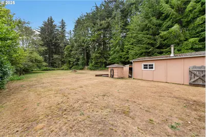 90880 Robertson Ln, Coos Bay, OR 97420 - Photo 32
