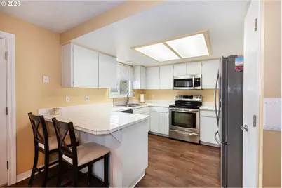 2010 S Dogwood St, Cornelius, OR 97113 - Photo 8