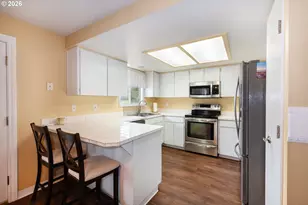 2010 S Dogwood St, Cornelius, OR 97113 - Photo 8