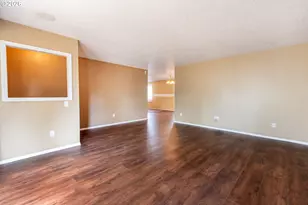 2010 S Dogwood St, Cornelius, OR 97113 - Photo 4