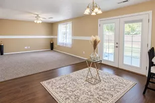 2010 S Dogwood St, Cornelius, OR 97113 - Photo 6