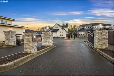 8608 NE 182nd Pl, Vancouver, WA 98682 - Photo 2