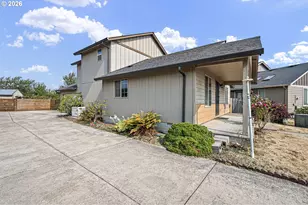 64 Almond Way, Creswell, OR 97426 - Photo 2