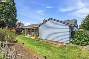13912 NE Fremont Ct, Portland, OR 97230 - Photo 34