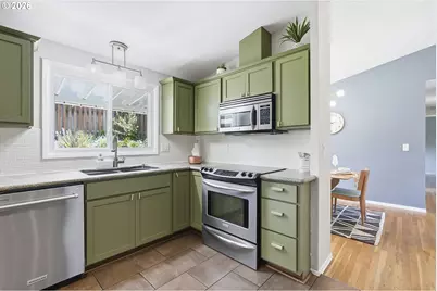 13912 NE Fremont Ct, Portland, OR 97230 - Photo 16