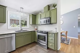 13912 NE Fremont Ct, Portland, OR 97230 - Photo 16