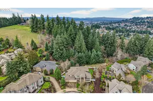 11737 SE Brockenhurst Cir, Happy Valley, OR 97086 - Photo 46