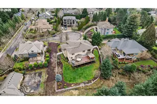 11737 SE Brockenhurst Cir, Happy Valley, OR 97086 - Photo 46