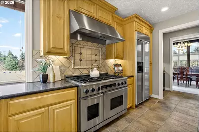 11737 SE Brockenhurst Cir, Happy Valley, OR 97086 - Photo 14