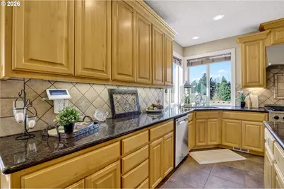 11737 SE Brockenhurst Cir, Happy Valley, OR 97086 - Photo 12