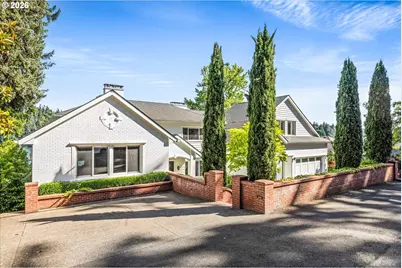 2470 Summit Ct, Lake Oswego, OR 97034 - Photo 2