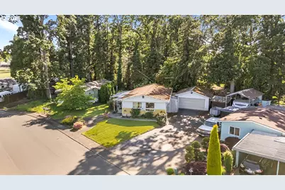 11847 Chateau Dr NE, Woodburn, OR 97071 - Photo 1