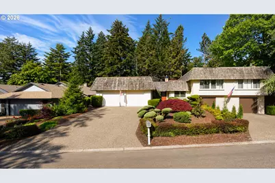 242 Greenridge Dr, Lake Oswego, OR 97035 - Photo 2