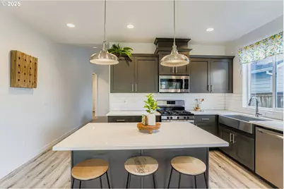 234 W 18th St, Lafayette, OR 97127 - Photo 10