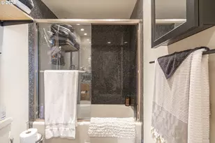 2221 SW 1st Ave, Portland, OR 97201 - Photo 18