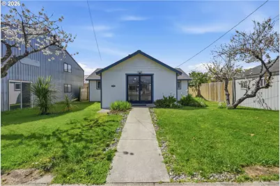 125 N 8th St, Lakeside, OR 97449 - Photo 12