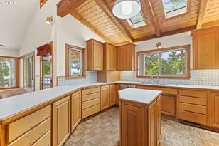 1446 W 14th Pl, Coquille, OR 97423 - Photo 18