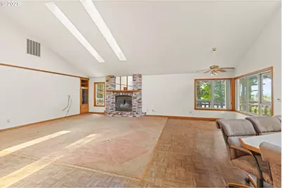 1446 W 14th Pl, Coquille, OR 97423 - Photo 10