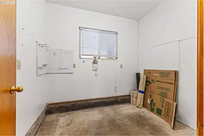 1446 W 14th Pl, Coquille, OR 97423 - Photo 38