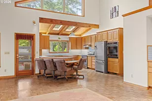 1446 W 14th Pl, Coquille, OR 97423 - Photo 14