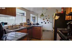 14128 NE Rose Pkwy, Portland, OR 97230 - Photo 8