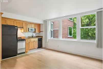 1205 SW Cardinell Dr #604, Portland, OR 97201 - Photo 8