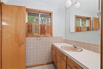 2041 E 26th Ave, Eugene, OR 97403 - Photo 20