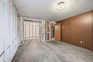 2041 E 26th Ave, Eugene, OR 97403 - Photo 32