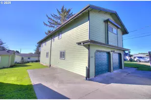 405 Arnold Ln, Brookings, OR 97415 - Photo 1