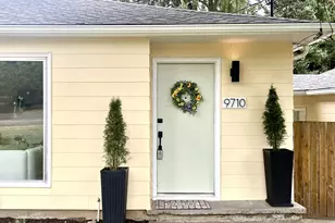 9710 SW 52nd Ave, Portland, OR 97219 - Photo 2