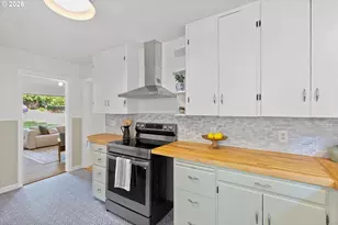 9710 SW 52nd Ave, Portland, OR 97219 - Photo 8