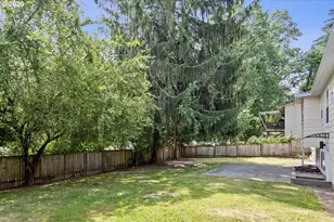 9710 SW 52nd Ave, Portland, OR 97219 - Photo 34