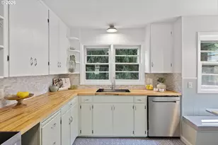 9710 SW 52nd Ave, Portland, OR 97219 - Photo 10