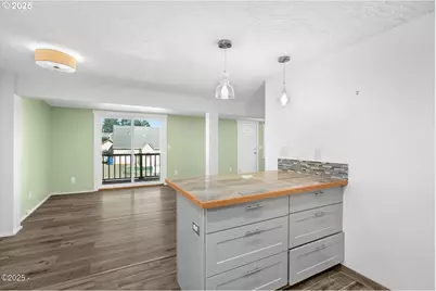 1842 NE 19th St, Lincoln City, OR 97367 - Photo 12