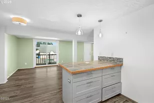 1842 NE 19th St, Lincoln City, OR 97367 - Photo 12