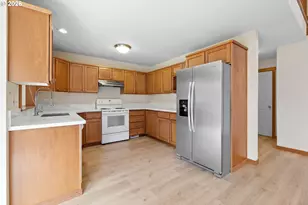 16108 SE Bybee Ct, Portland, OR 97236 - Photo 16