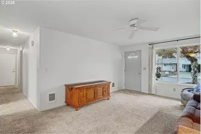 2160 Santiam Dr, Woodburn, OR 97071 - Photo 8