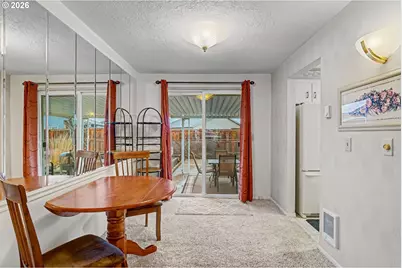 2160 Santiam Dr, Woodburn, OR 97071 - Photo 10