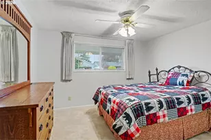 2160 Santiam Dr, Woodburn, OR 97071 - Photo 18