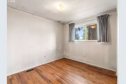 17708 NE Pacific St, Gresham, OR 97230 - Photo 8