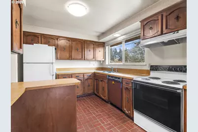 17708 NE Pacific St, Gresham, OR 97230 - Photo 4