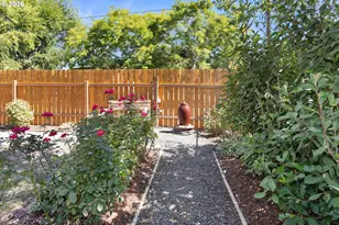136 Sisters Ln, Roseburg, OR 97471 - Photo 32