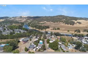 136 Sisters Ln, Roseburg, OR 97471 - Photo 38