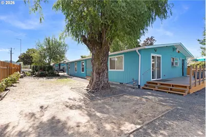 136 Sisters Ln, Roseburg, OR 97471 - Photo 1