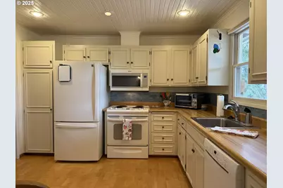 3615 Donald St, Eugene, OR 97405 - Photo 6