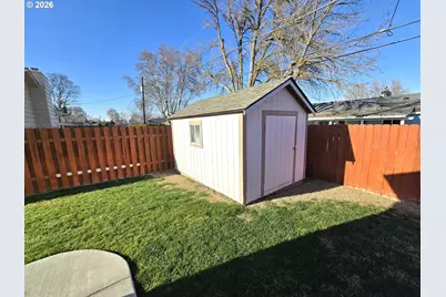 240 W Moore Ave, Hermiston, OR 97838 - Photo 18