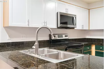 3926 Carman Dr, Lake Oswego, OR 97035 - Photo 24