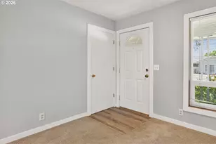737 NE 18th St, McMinnville, OR 97128 - Photo 2