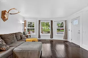 411 E 8th St, The Dalles, OR 97058 - Photo 8